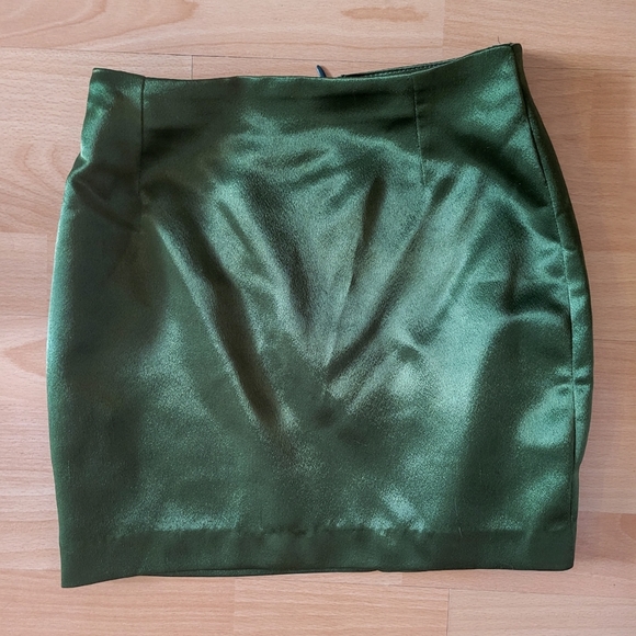 Custom made skirt and top set - Picture 3 of 6